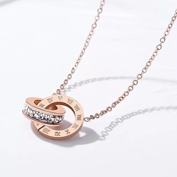 Rose gold pendant necklace - Picture 5 of 8